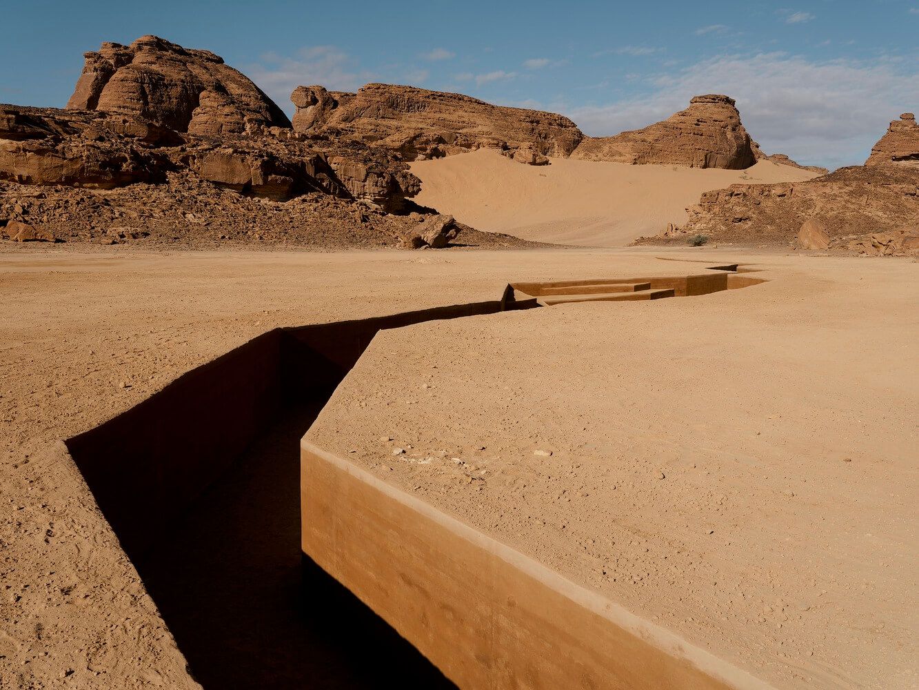 when-the-earth-began-to-look-at-itself-desert-x-alula-syn-architects_8.jpg